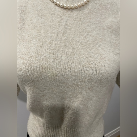 H&M puffy sleeve sweater - Picture 3 of 6